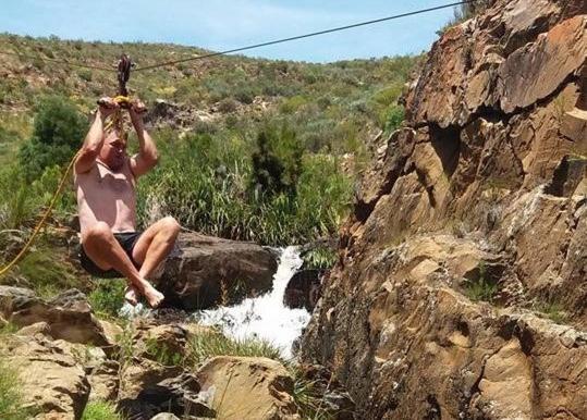 Eagle Falls Country & Adventures Lodge